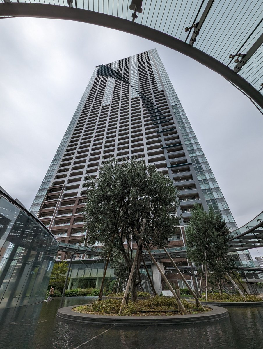 vladsavov's tweet photo. Randomly awesome Tokyo strikes again https://t.co/4TZg2158pD