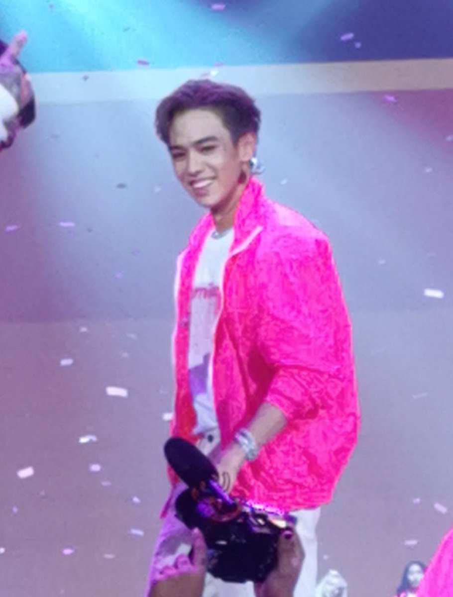WonderDream98's tweet photo. ขอบคุณ 'บ้านหลังแรก'​ ที่ทำให้เราได้มาเจอกัน 🤍​ @third_n

#KamikazeParty2022 #THIRDLAPAT #THIRD_KZ https://t.co/jxHSM5sP7z