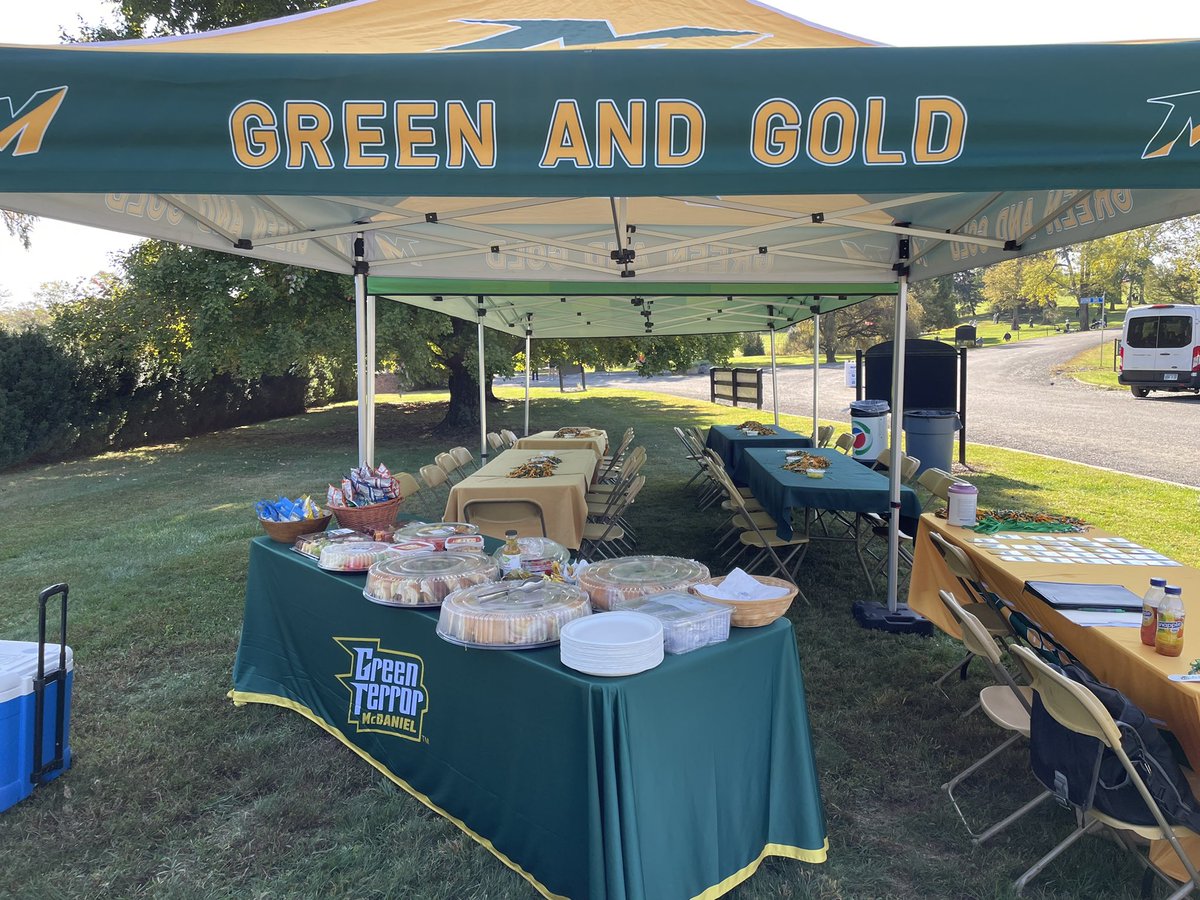 CoachDuerr's tweet photo. Beautiful day @morvenpark for some @mcdanielsports Cross Country! Gathering alumni, parents and friends after the race! 🏃🏽♂️🏃♀️#GoGreenTerror https://t.co/r44clBn0dc