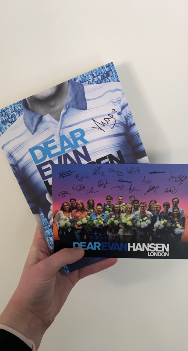 _lucyvickers_'s tweet photo. Thank you @DEHWestEnd @DearEvanHansen @samtutty &amp; the west end cast of DEH for their letter response to me and the postcard. So special. 💙👕 https://t.co/4PG53dV2kY