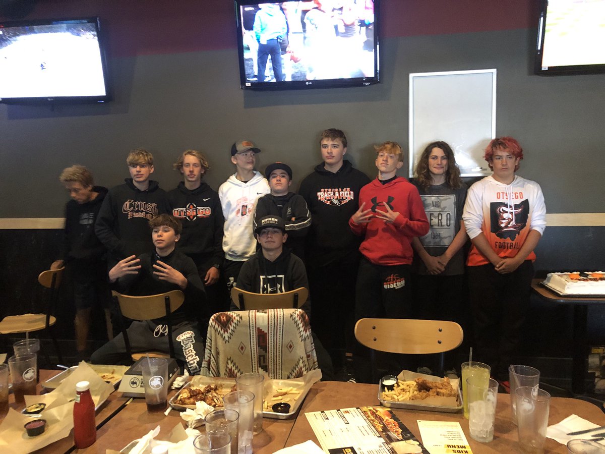 debbieiayers's tweet photo. A great group of freshman football players enjoying lunch today after a win at Northwood. #OtsegoKnights https://t.co/OETGxh5sia