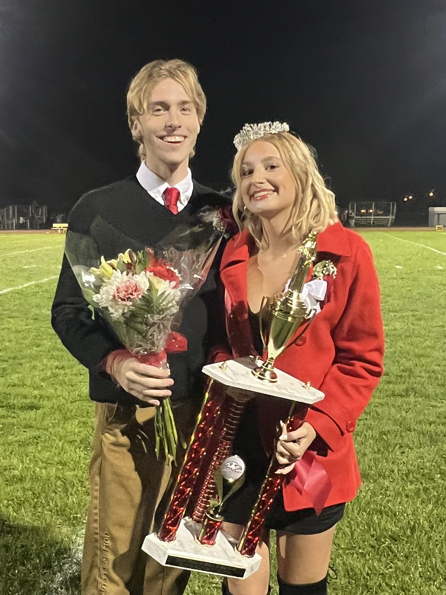 Congratulations to Ava PPBHS 2022 Homecoming Queen. Your family is so proud of you! Thank you Ryan for being a wonderful escort