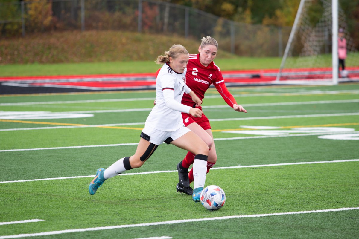 UNBAthletics's tweet photo. WSOC: @UNBWSoccer benefits from own goal in 2-2 draw with @MUNathletics 

https://t.co/idPcO9KS9v
Photos by: @JWest_Photo 

#goredgo https://t.co/oor1KHtoJM