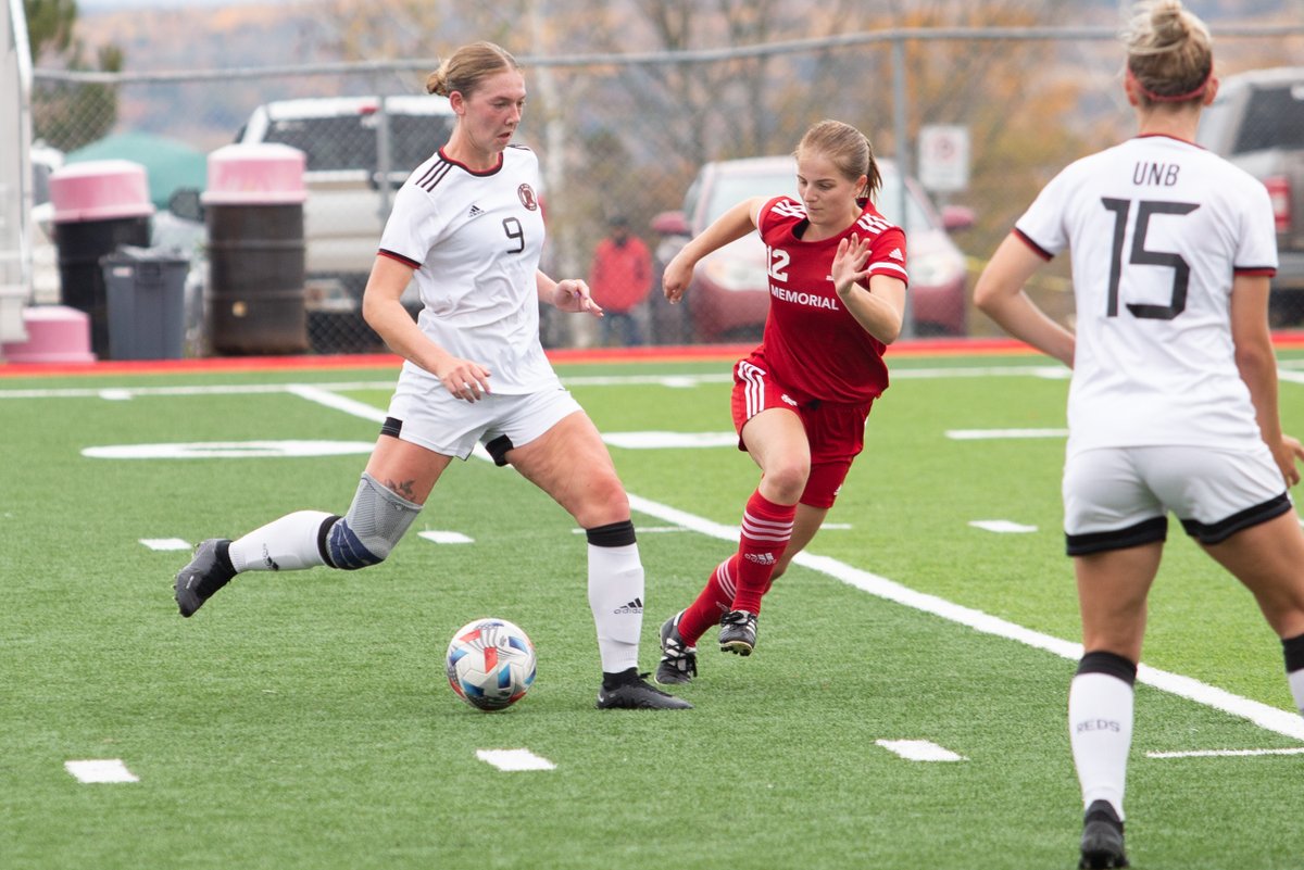 UNBAthletics's tweet photo. WSOC: @UNBWSoccer benefits from own goal in 2-2 draw with @MUNathletics 

https://t.co/idPcO9KS9v
Photos by: @JWest_Photo 

#goredgo https://t.co/oor1KHtoJM