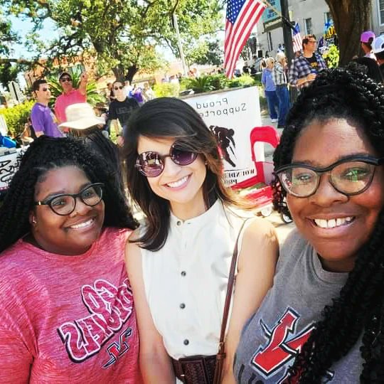 wineandfruit's tweet photo. We were the drink table volunteers Terrebonne's Bicentennial Festival and Parade!! Our volunteer group was the best! Enjoy the celebration!!!! 
#terrebonne #terrebonne200 #goodearth #storytelling #bicentennial #volunteer #service #everybodysfavoritetwins #everythingtimestwo https://t.co/ORZR07siCq