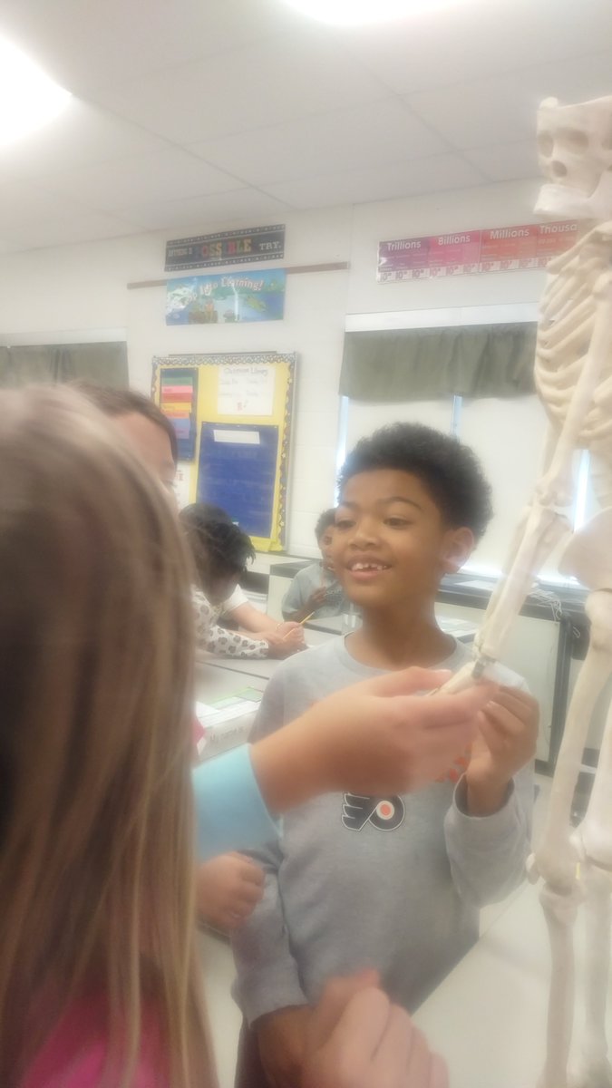 MrsGraceGreen's tweet photo. Our "bony" friend helped us learn about the skeletal system. https://t.co/eGL0PStMff