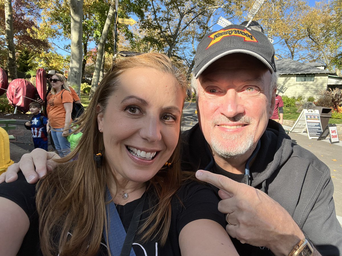 karynlocke's tweet photo. Hanging with @3WSMike at Phantom Fall Fest in @Kenny_Kangaroo this afternoon! @3WSPGH @vstpgh #phantomfallfest #kennywood #lovepgh https://t.co/JEAyYMbUYm