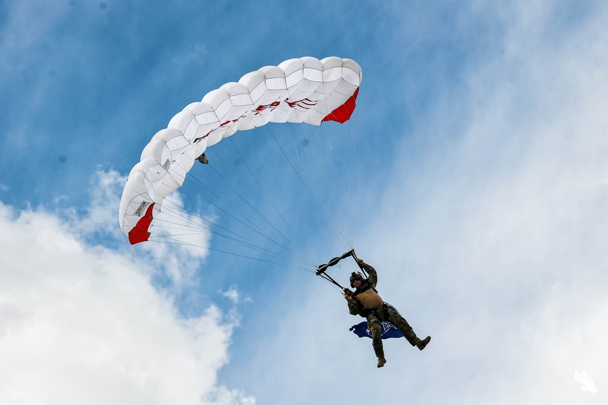 MeanGreenSports's tweet image. Thanks to @UNTKappaSig and @SEALLegacy for teaming up to raise awareness for wounded and fallen U.S. Navy SEALs and their families. 🇺🇸

#GMG