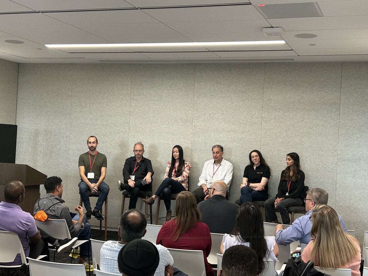 77mannix's tweet photo. #pcampatl building a product team for product led organizations. #productmanagement https://t.co/pSQXP4UmGz