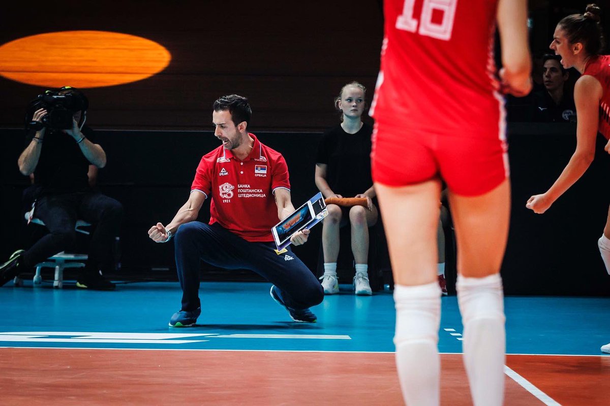 The GOLD medal stays in #Europe! Serbia 🇷🇸 is again WORLD CHAMPION 🥇🏆👏🏼

📸 <a href="/volleyballworld/">Volleyball World</a> 

<a href="/ossrb/">OSSRB</a>