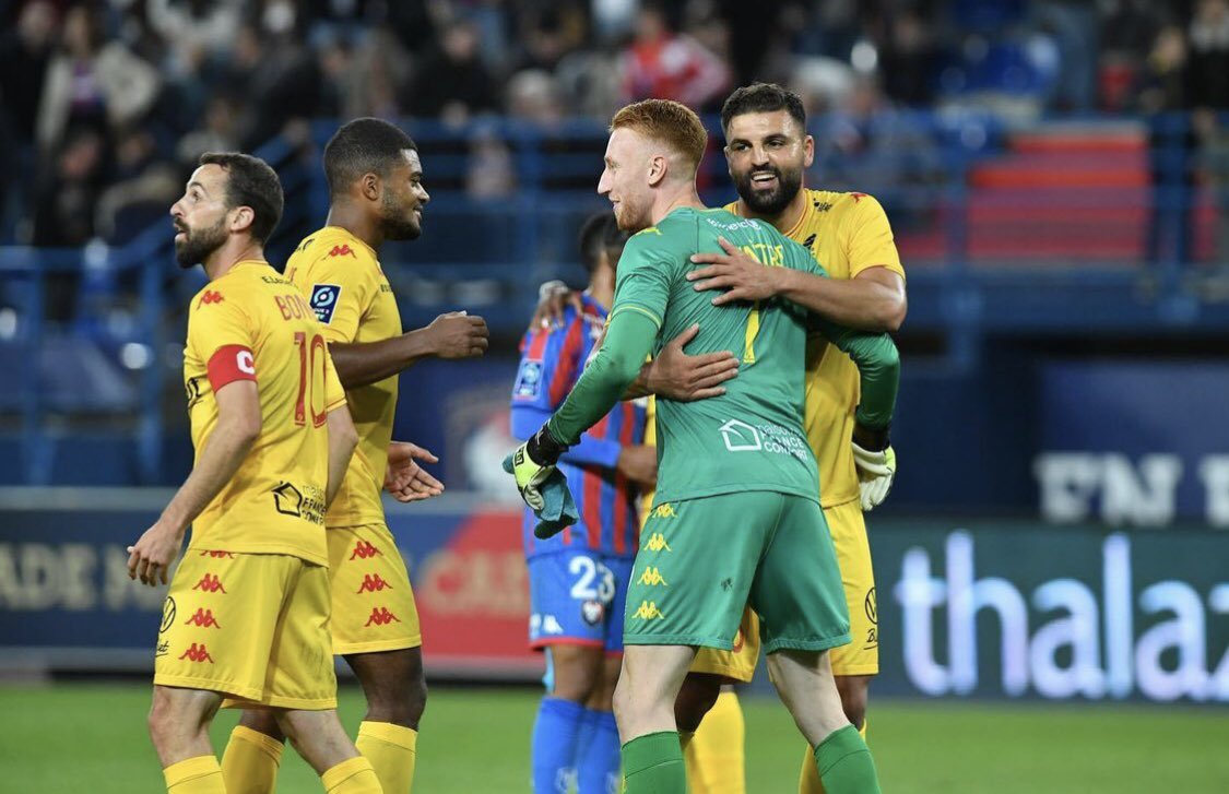 veber_foot's tweet photo. Un mur 🧱 

Élu meilleur joueur de son équipe par @sofascore avec 7.4, Nicolas Lemaitre a écœuré les attaquants de Dijon et permis à @QRM de ramener un bon point de son déplacement (0-0) pour enchaîner un 3e match sans défaite 

#teamveber #DFCOQRM #ligue2 #football #foot https://t.co/Fb3crgfr8q
