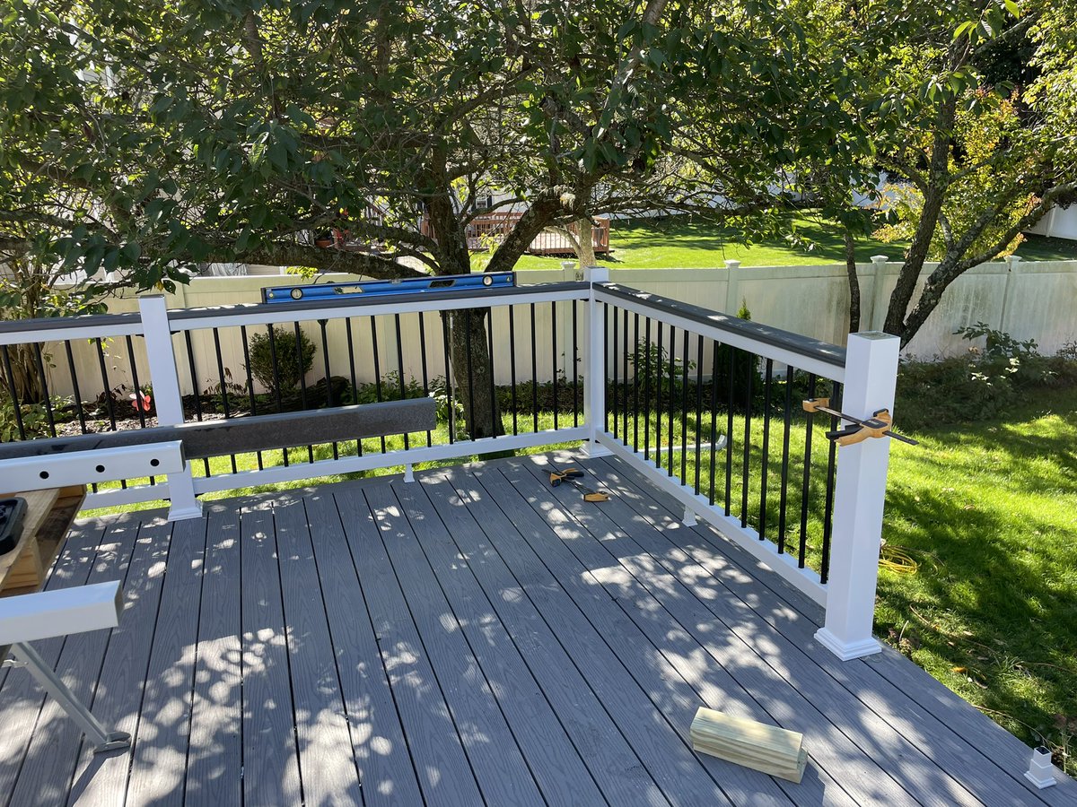 roustabout4420's tweet photo. #sunshine #buildingThings https://t.co/eEQH9BSeqz