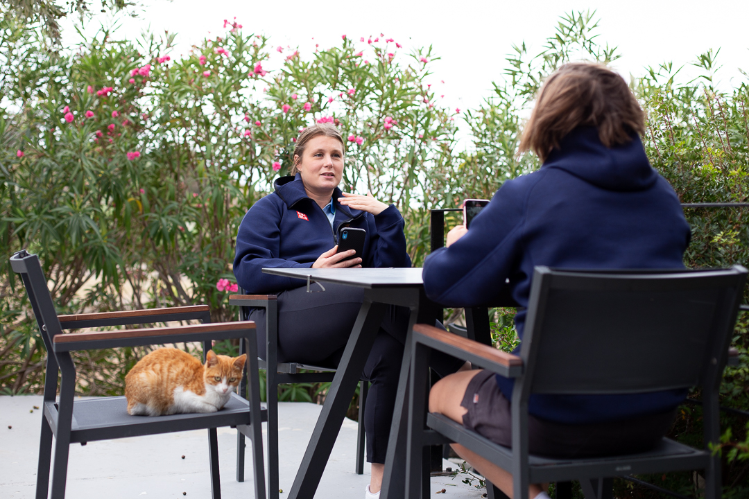 SWEOlympic's tweet photo. Praktiska färdigheter som styrka, snabbhet och rehab blandat med inspiration från Helena Duplantis och orienteringens förbundskapten Anneli Östberg. SOK:s tränarvecka på vackra Limnos går in på slutspurten.
#sweolympic #sweocw22 #apollosports #flowlife
#svenskaspel #uniqlo https://t.co/jVnHL29jxT