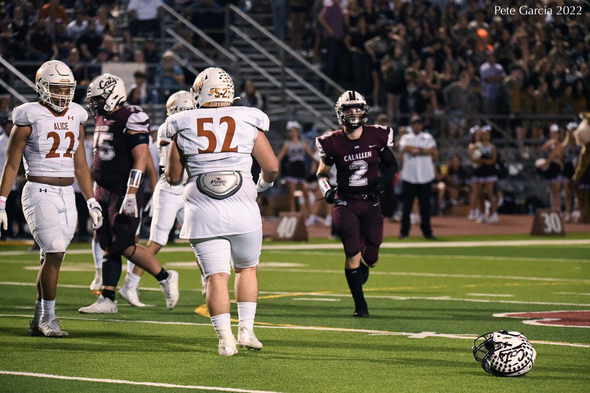 petethesportsg1's tweet photo. Always a great day to be a Coyote! @AliceAthletics1 @Kyle__Atwood @AtwoodKory @JoeyheronCSCS @CallerSports @angelalpiazza @ChrisThomasson7 @KRIS6sports https://t.co/THIxg1bUQs