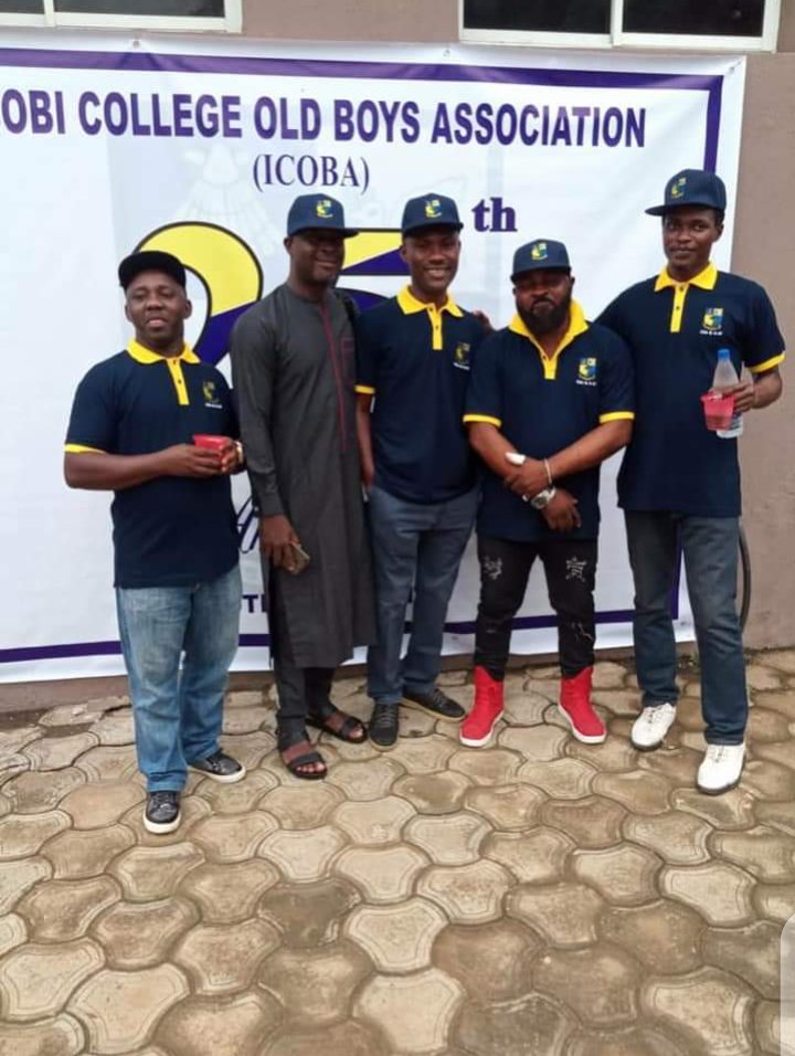 VDJHOTSOLAR's tweet photo. Good memories ❤️
#30yearsaAgo
#upicy #icoba #igbobicolledgeyaba
#93set 💪🙏 https://t.co/iWTDFsMKIE