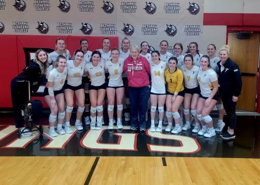 uws_vb's tweet photo. Great to see Alumni Diane at the match today. Thank you for the candy! We appreciate your support! https://t.co/grk2l2897c