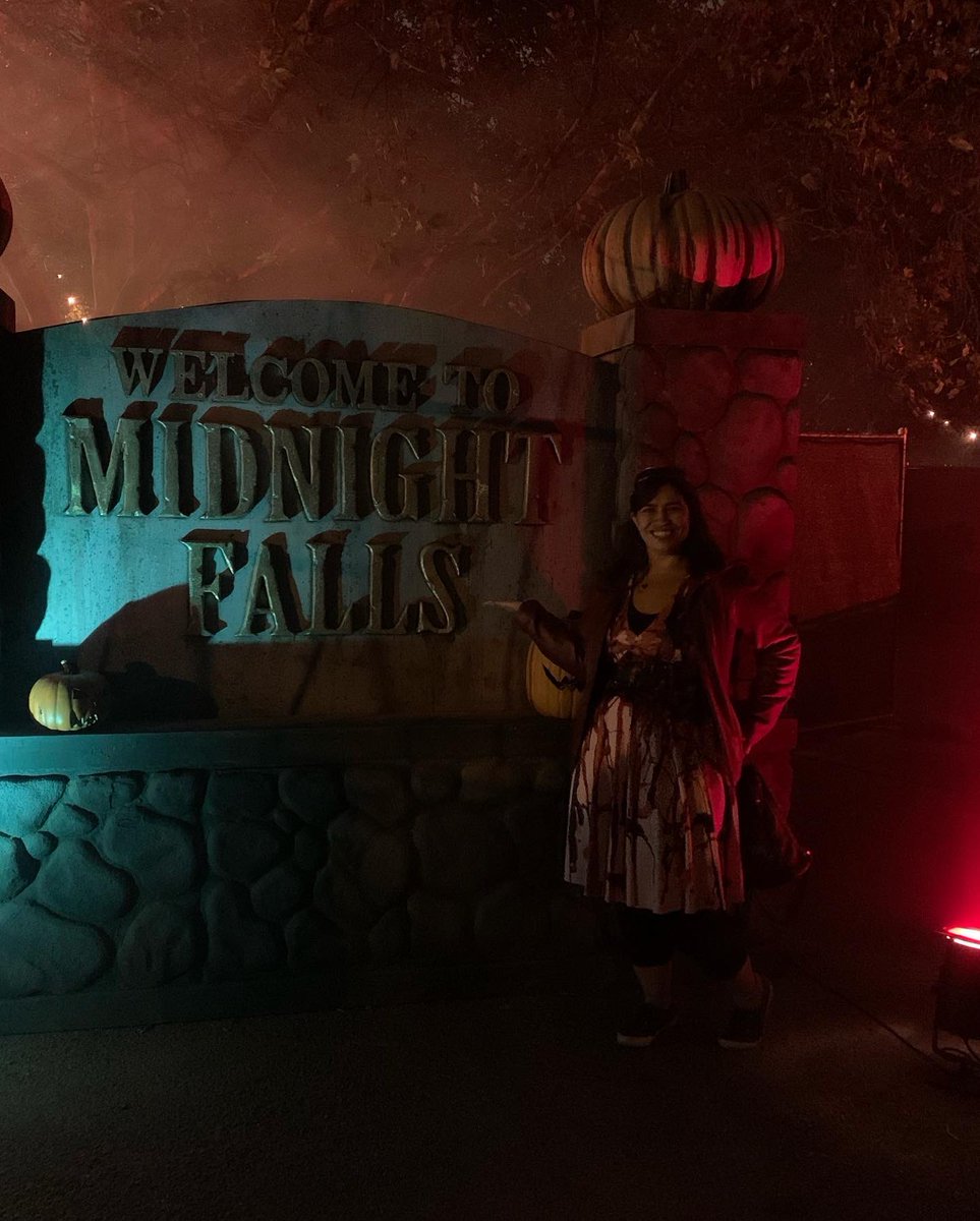 themenguin's tweet photo. Never a dull moment at #MidnightFalls 🖤
#lahauntedhayride #lahauntedhayride2022 https://t.co/Ne3lWV9T1A