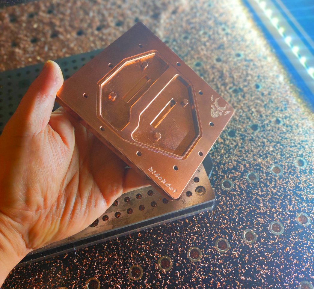 Custom waterblock
Cuivre C110
RTX 3090 Ti HOF

#watercooling #modding #HCM #cooling