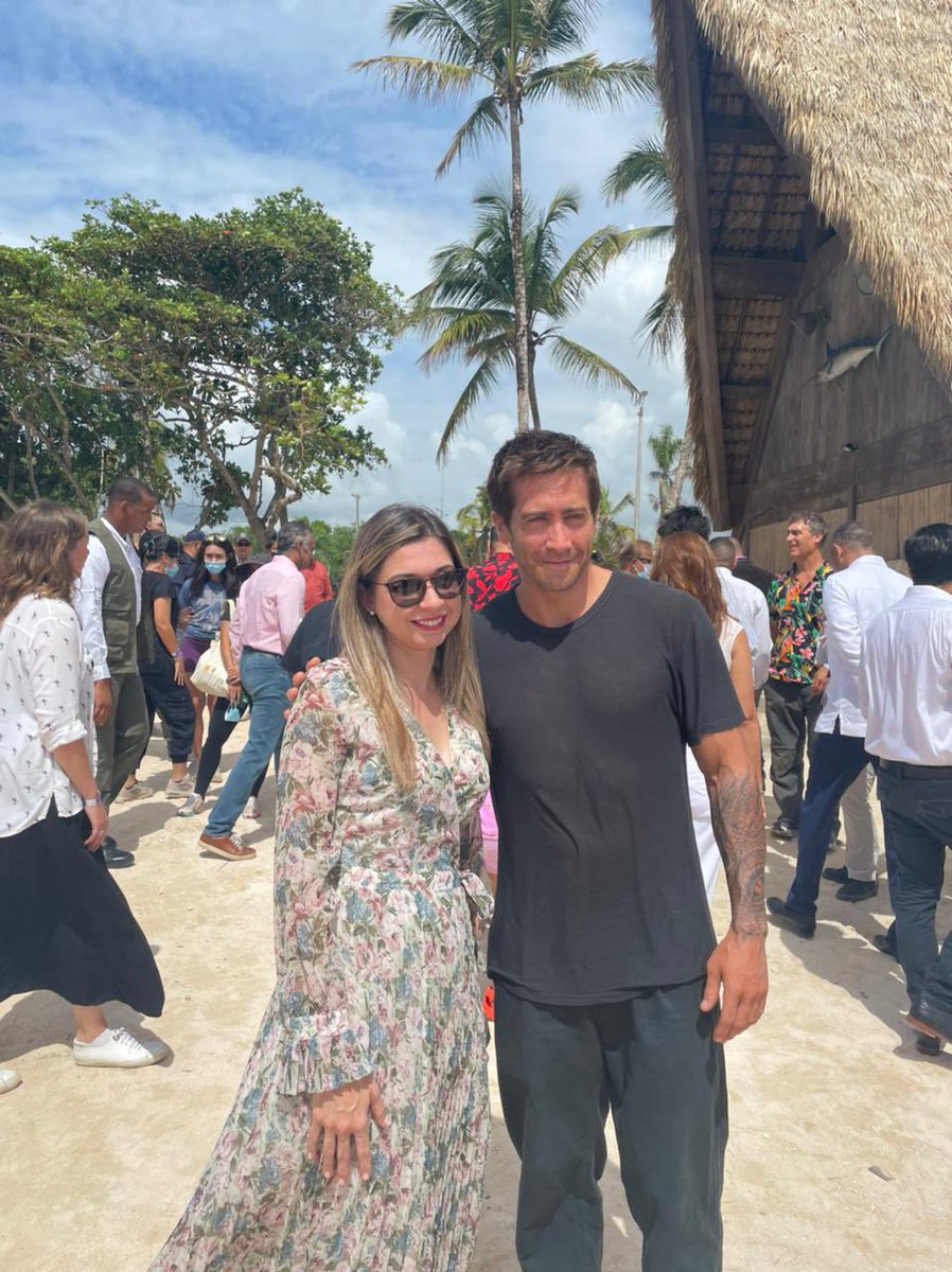 JakeG_Online's tweet photo. The president of the Dominican Republic (@luisabinader) visited the set of 'Road House' today and met two stars of the film - Jake Gyllenhaal and Conor McGregor. 

Picture Credits: @INICIAOficial and @mariannavargasg https://t.co/xFeXWQ8UtC