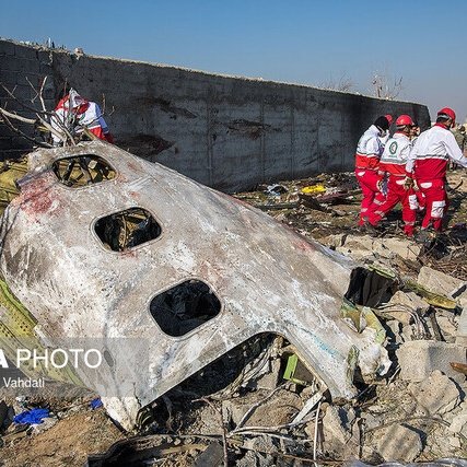 morj04's tweet photo. داستان همونه فقط
جاش و شکلش عوض شده
پرواز ۷۵۲
سینما رکس
و حالا #اوین 
#مهسا_امینی https://t.co/x4R18jaTGE