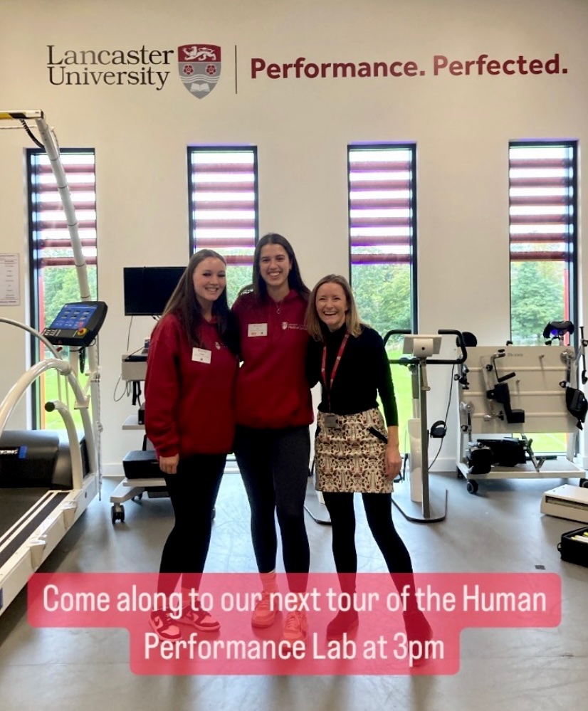 So small alongside 2 amazing @LU_SportsExSci graduates 🎓@ErinGriffiths21 and @CruisePoppy 😂 loved meeting lots of wonderful students at the lab tours for our last open day! 👩🏻‍🎓