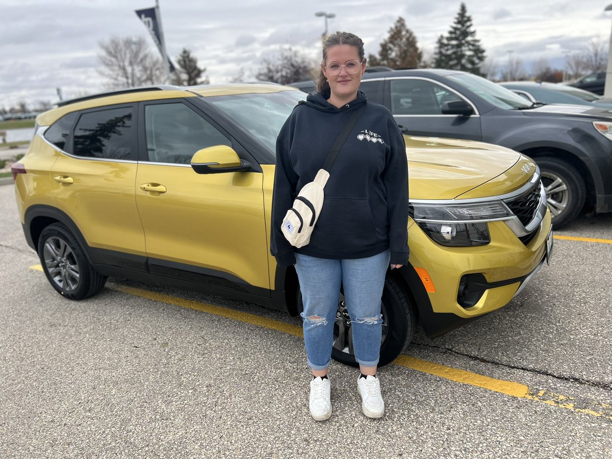 itsacucumber_'s tweet photo. IT WAS ICY WINDY AND I LOOK IN PAIN BUT LOOK WHST FINALLY CAME IN TODAY 🚙🚙🚙🚙🚙🚙🔆🔆🔆🔆🔆🔆🔆🔆🔆🔆🔆🔆🔆 https://t.co/pHICx0pMeL