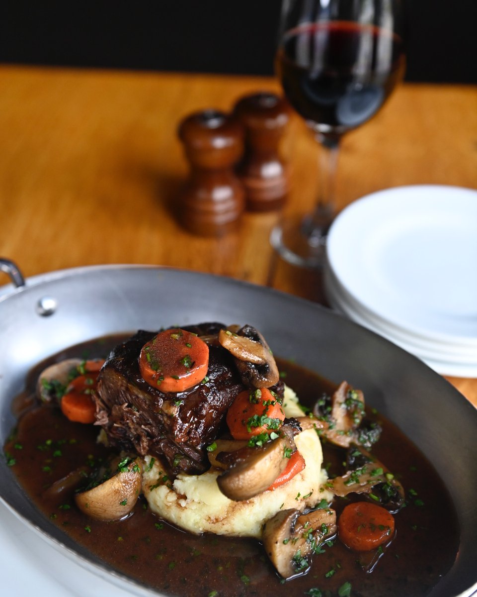 Saranellos's tweet photo. Fall is here! Come in and try our Braised Beef Short Rib, a comforting fall staple. https://t.co/NdGBBpEXV2