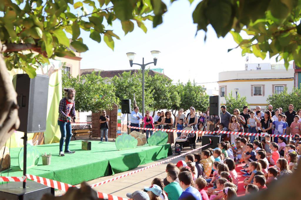 ToyProducciones's tweet photo. Un sábado de cuento en #alcaladeguadaira, ha provocado la felicidad a los más pequeños. 

Enhorabuena al @aytoguadaira por apoyar la #cultura y el bienestar de las familias con estas iniciativas https://t.co/fALx2WhHYs