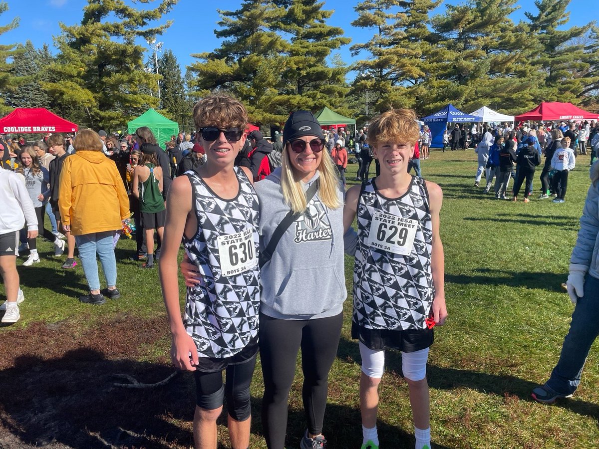 raereb21's tweet photo. So thankful to have experienced #IESAstate with these 2! 28th and 93rd place out of 233 runners. Excited I get another year with them! #crosscountry #kanelandpride https://t.co/KTg4sW6Qou