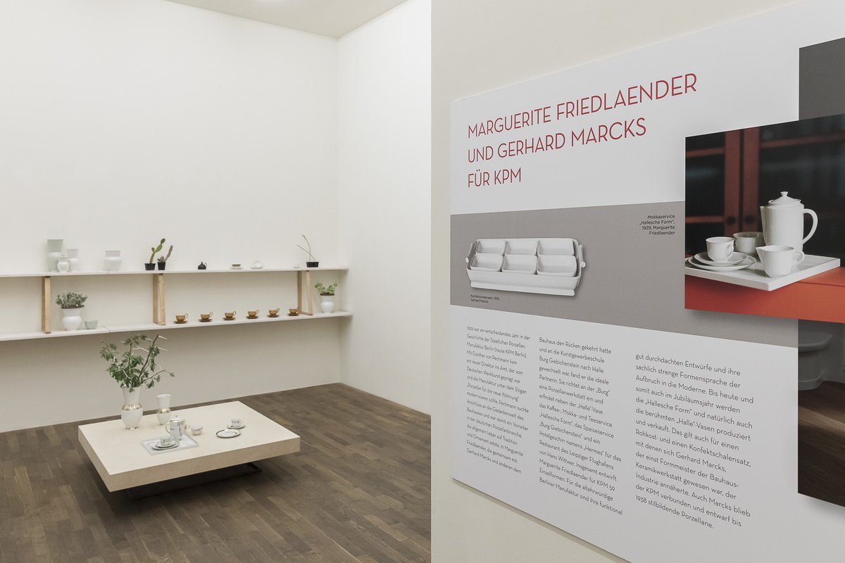 Kunststiftung's tweet photo. Am 21.10. wird #STOLPERSTEIN für #Bauhaus-Keramikerin Marguerite Friedlaender in Dölauer Straße 46 in #HalleSaale verlegt. Friedlaender schuf Designikonen des 20. Jahrhunderts für @kpmberlin. #KunststiftungSachsenAnhalt widmete ihr 1. Bauhaus-Dinner 2018 https://t.co/yygoAoUqgF https://t.co/ed5rGWSVXT