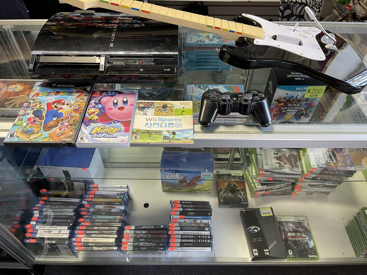 ArcadeBrooklyn's tweet photo. Some of todays trade-ins. #ps3 #backwardcompatible #xbox360guitar #wiisports #kirbystarallies #marioparty7 https://t.co/GcT5wdcjY3