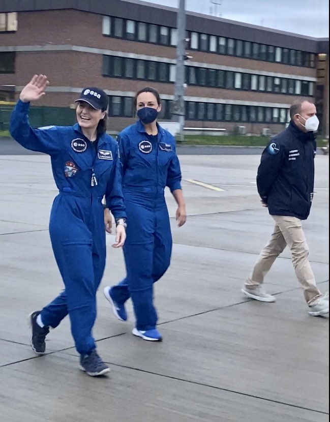 SaraInOrbit's tweet photo. Welcoming back an astronaut! 👩‍🚀 

Had a blast working with @Muehlaura today, covering @esa astronaut @AstroSamantha’s return from the #ISS. 🥳 https://t.co/Y6N1yqB6qM