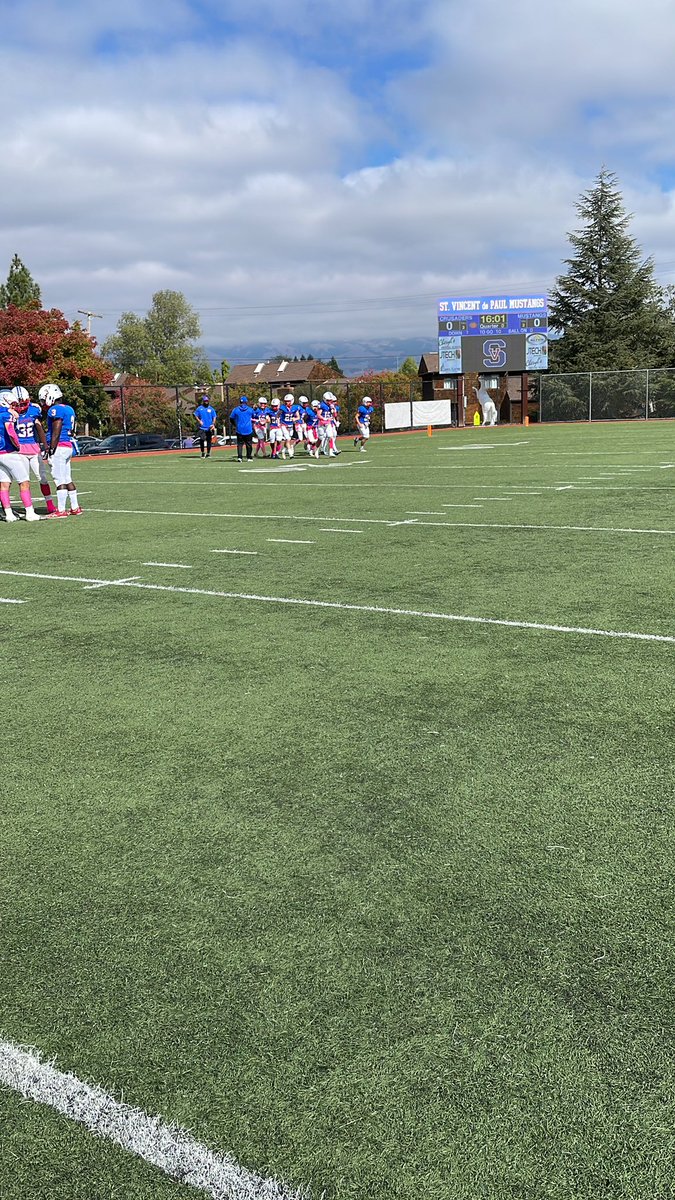 Here in Petaluma as <a href="/SVHS_FB/">St. Vincent de Paul College Prep Football</a> takes on St. Bernards-Eureka for the second time this season #PDPreps