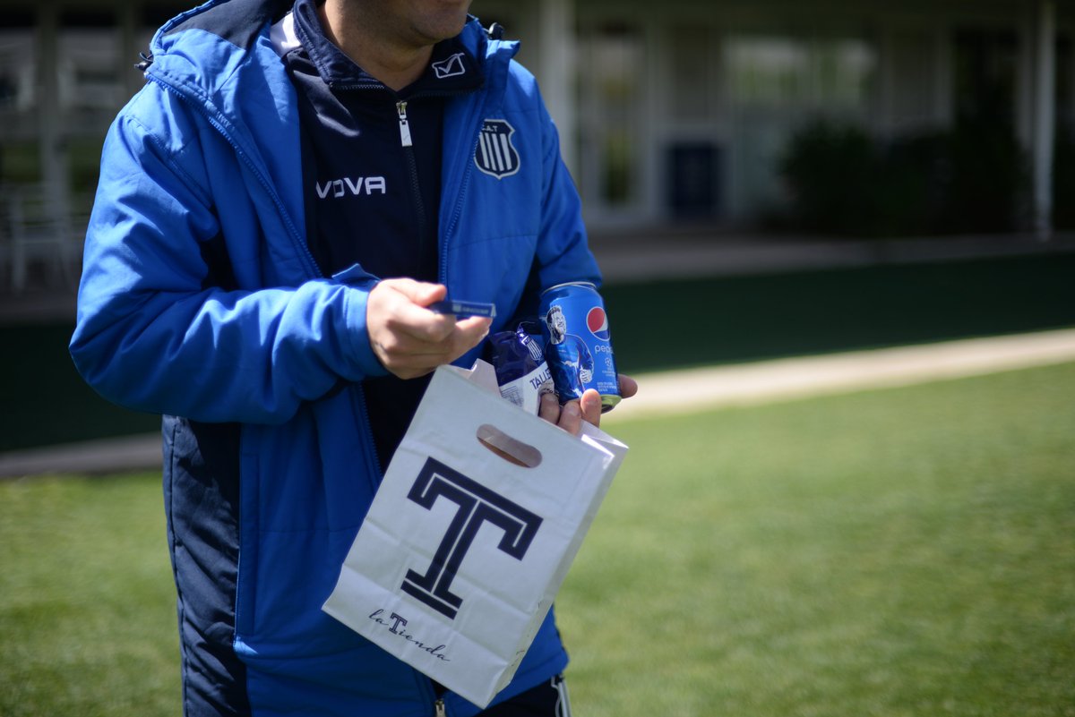 CATalleresdecba's tweet photo. 💙 Agradecemos a #Chammas y @PepsiArgentina por acompañar la visita de nuestros socios/as al Centro de Alto Rendimiento Deportivo Amadeo Nucceteli en el marco del mes aniversario.
#109AñosDeMistica https://t.co/W2OPCGugC6