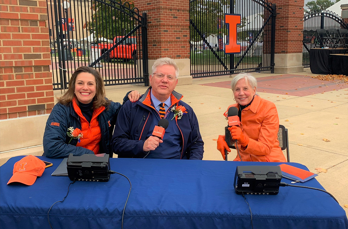 We had some technical difficulties with our Homecoming Parade live stream last night, but luckily we recorded the whole thing. 

Watch now: go.illinois.edu/parade2022