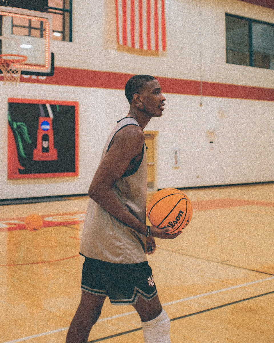 BarryU Men’s Basketball tweet media