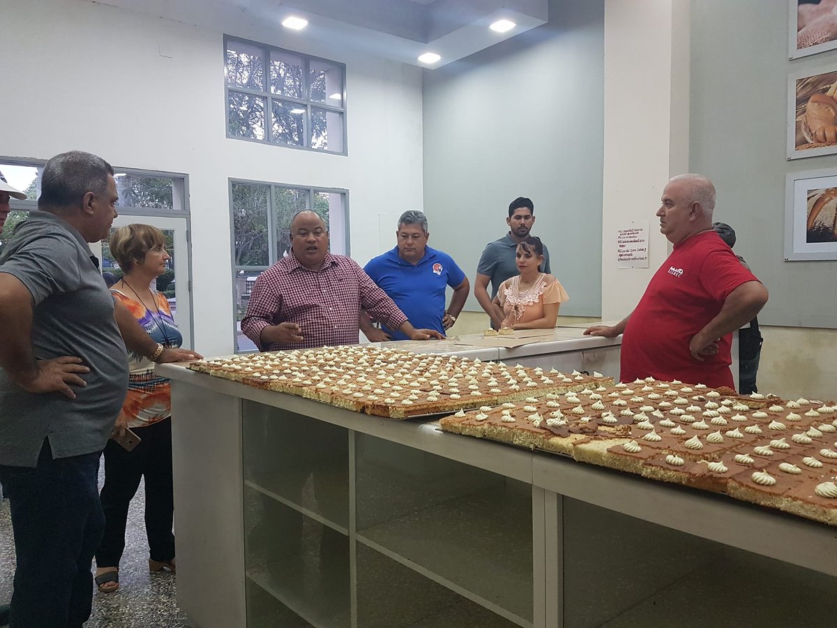 Con la venta inicial de productos alimenticios de alta demanda, a precios módicos y elaborados íntegramente a base de harina de yuca, #Camaguey avanza en la implementación de alternativas viables para sustituir importaciones y extender una experiencia que ya rinde sus frutos.