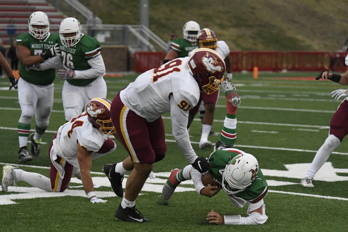 KoryBurdick's tweet image. Not 1, Not 2, Not 3 but 4 sacks for a new Northern State Football single game school record for @DRPASSRUSH #GoWolves #Packlife