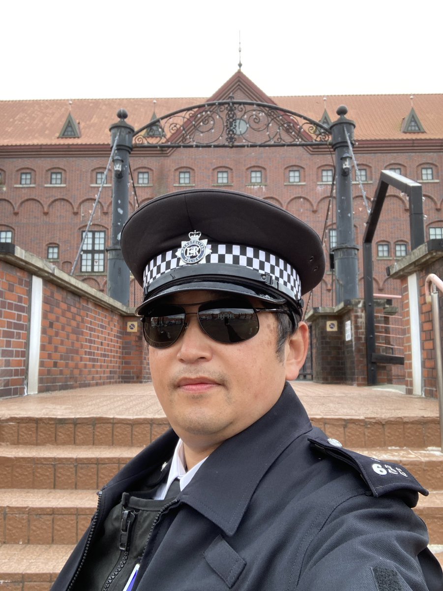 tasogarepanda14's tweet photo. 今日は知り合いとイギリス警察合わせw
#マリコス
#登別マリンパークニクス
#イギリス警察
#MetropolitanPoliceService https://t.co/qLcFk3p0Of