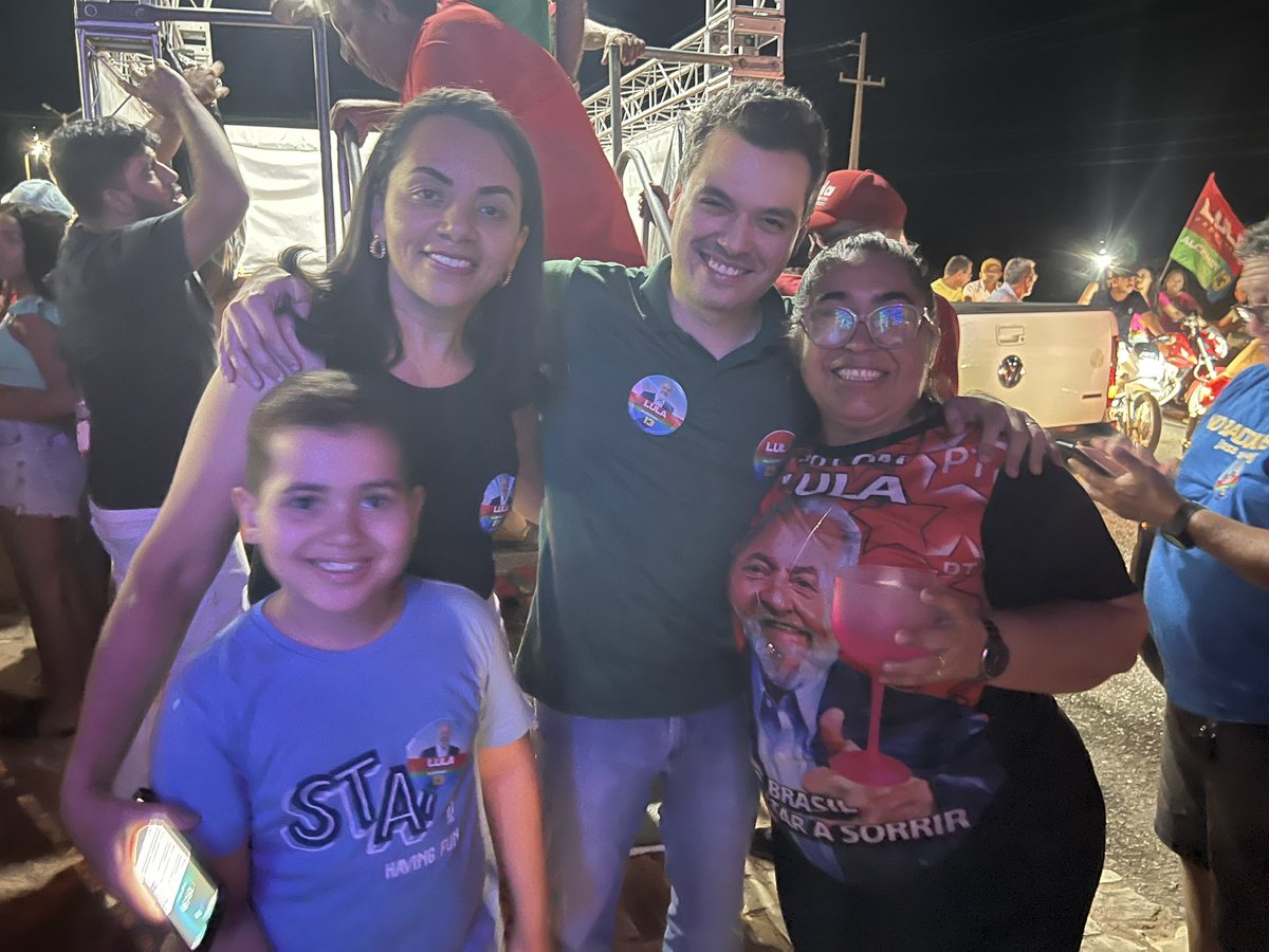 walteralvesrn's tweet photo. Em Umarizal, a noite de sábado começou com o #Piseiro13 confirmando que, no segundo turno, o povo vai ampliar a vitória de @LulaOficial presidente. 👍
#LulaPresidente #Umarizal #TôComLula
📸 Raiane Miranda e Roberto Lucena https://t.co/eNSs6feFWk