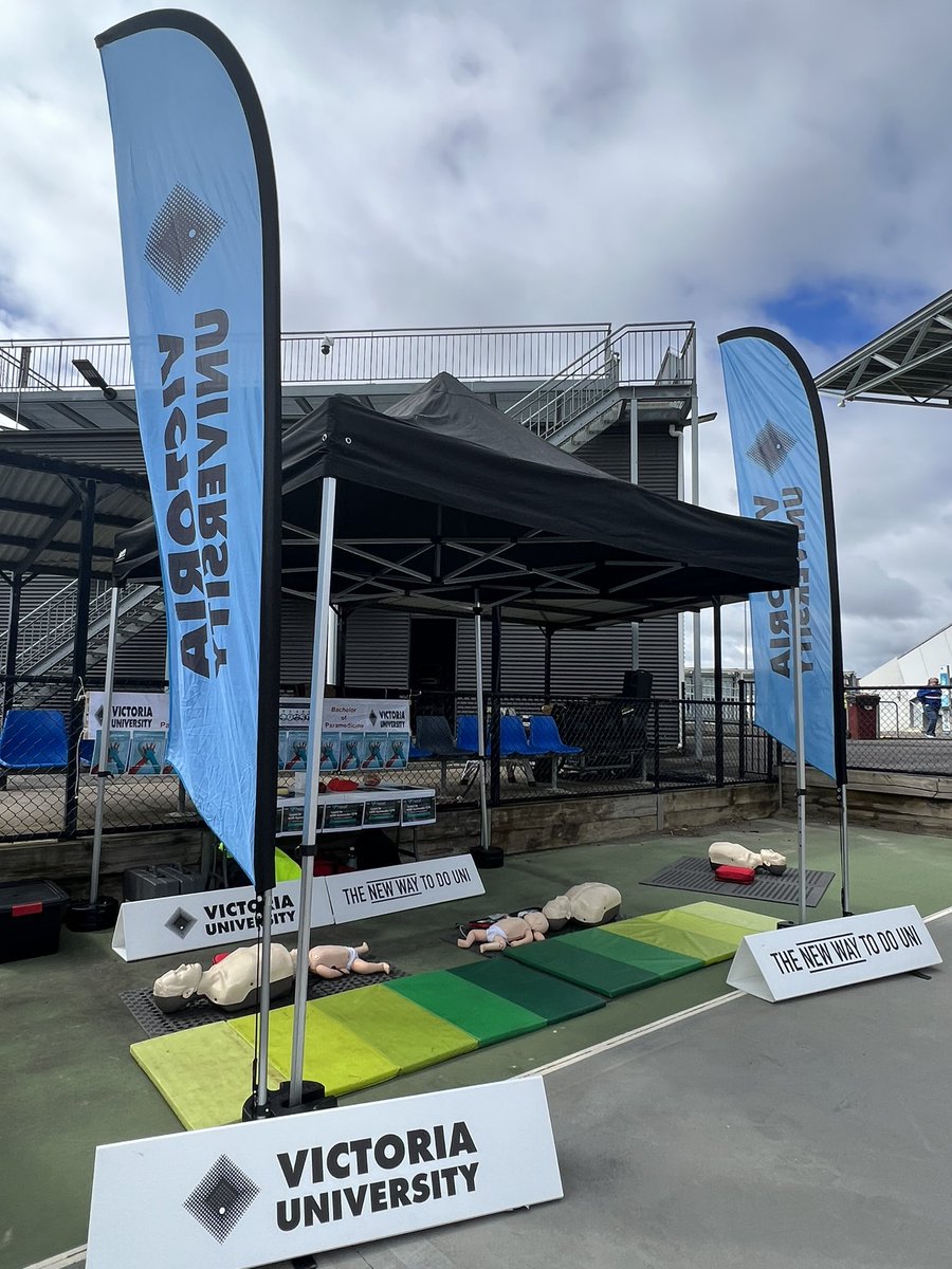 DrLouReynolds's tweet photo. Restart a Heart Day at @aflw #Ballarat with @BrianHaskinsPhd #publicfirstaid #cpr #prideround @vicuninews https://t.co/t0OQuvRHZW