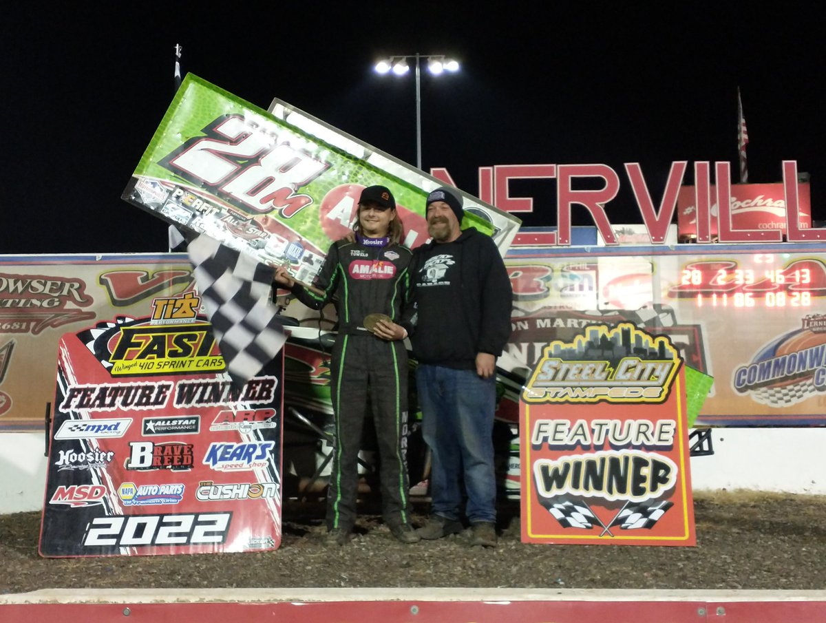 DarlLyons's tweet photo. wow what a great night #winningiscool https://t.co/avSYRFCW82