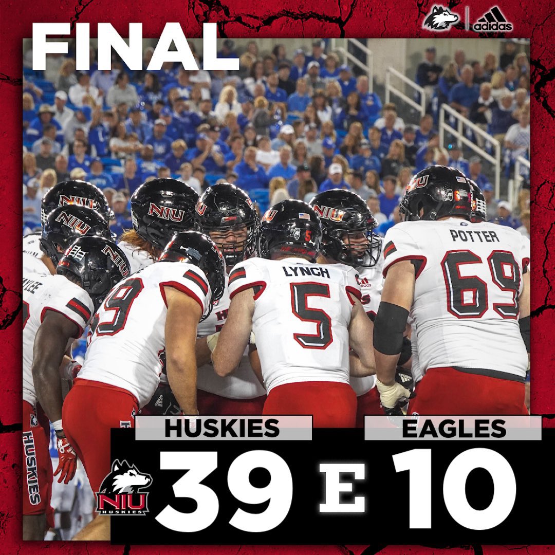 NickBenedetto_'s tweet photo. Great win today! Proud of this group of men! 1-0 #GoHuskies #StrapGang https://t.co/IrBD0eEKrC