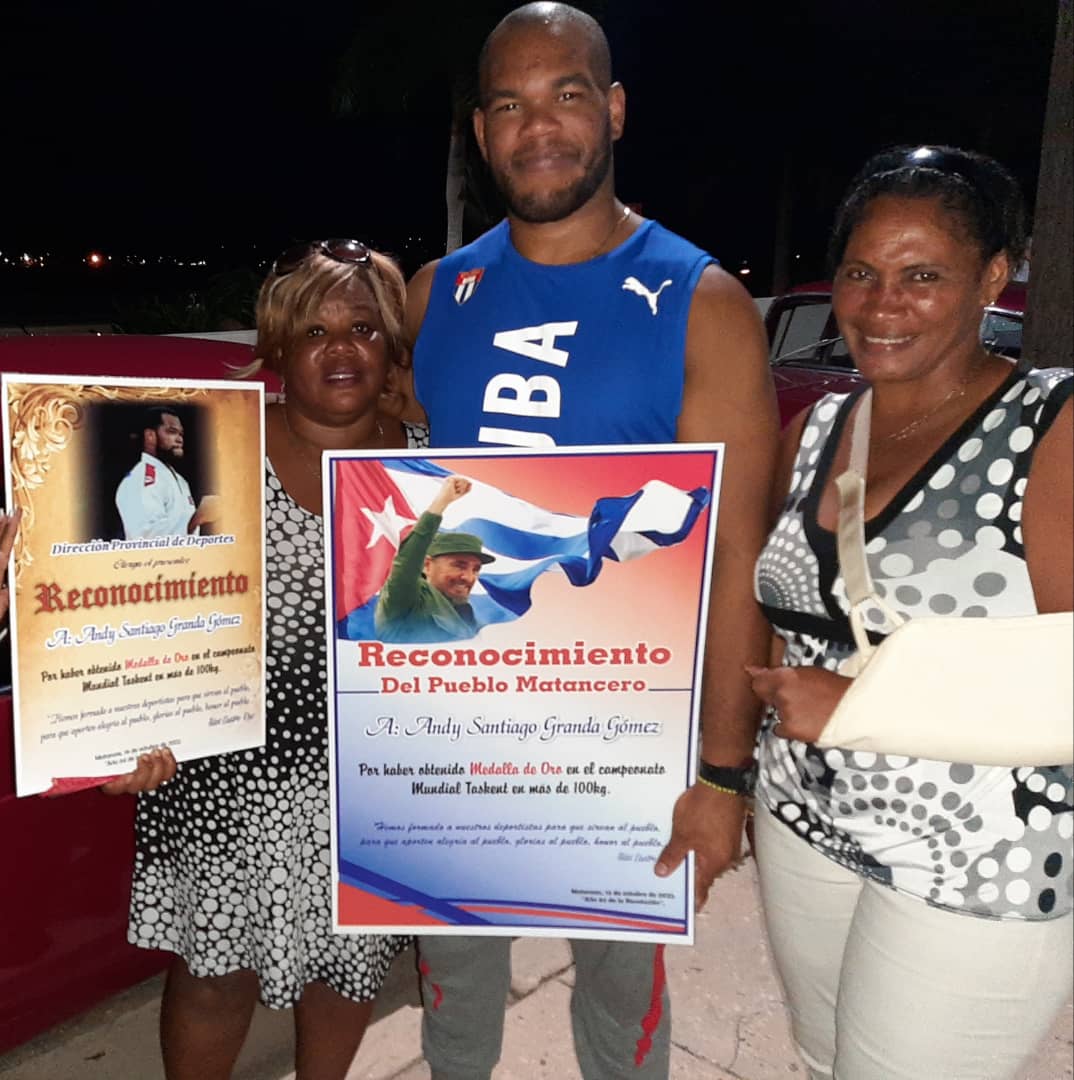 ChapleImbert's tweet photo. Felicidades campeón 🏆Andy Granda Álvarez, campeón mundial de judo #MatancerosEnVictoria #CubaPorLaPaz @SuselyMorfaG @mariofsabines @gpppmatanzas @DanielBazPrez1 @JLBrocheLorenzo @FEEM_Matancera @feu_um https://t.co/lpXpYtp59S