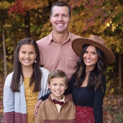 #NewProfilePic thanks to <a href="/CorbanVanDam/">Corban Van Dam, MBA</a> 🖤🤍