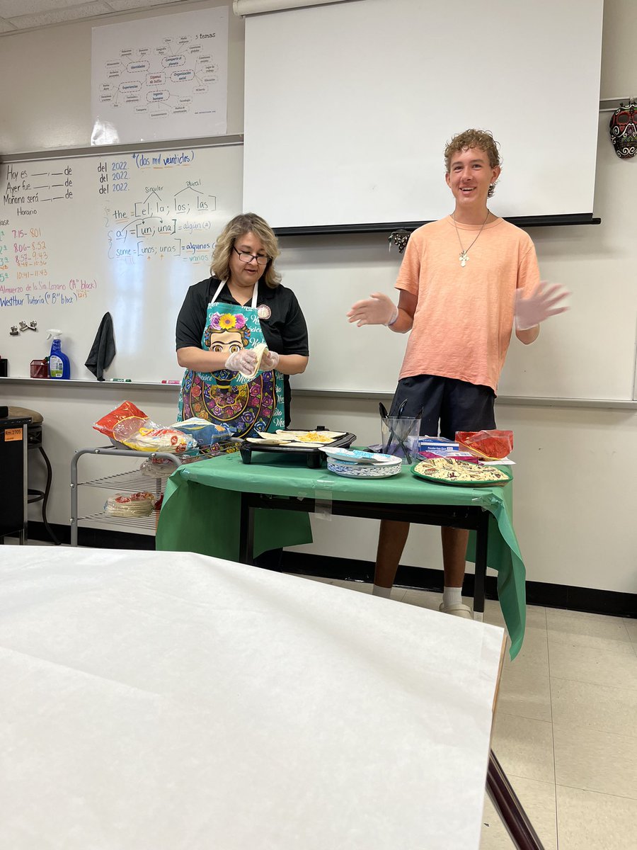 Mrs. Lozano tweet media