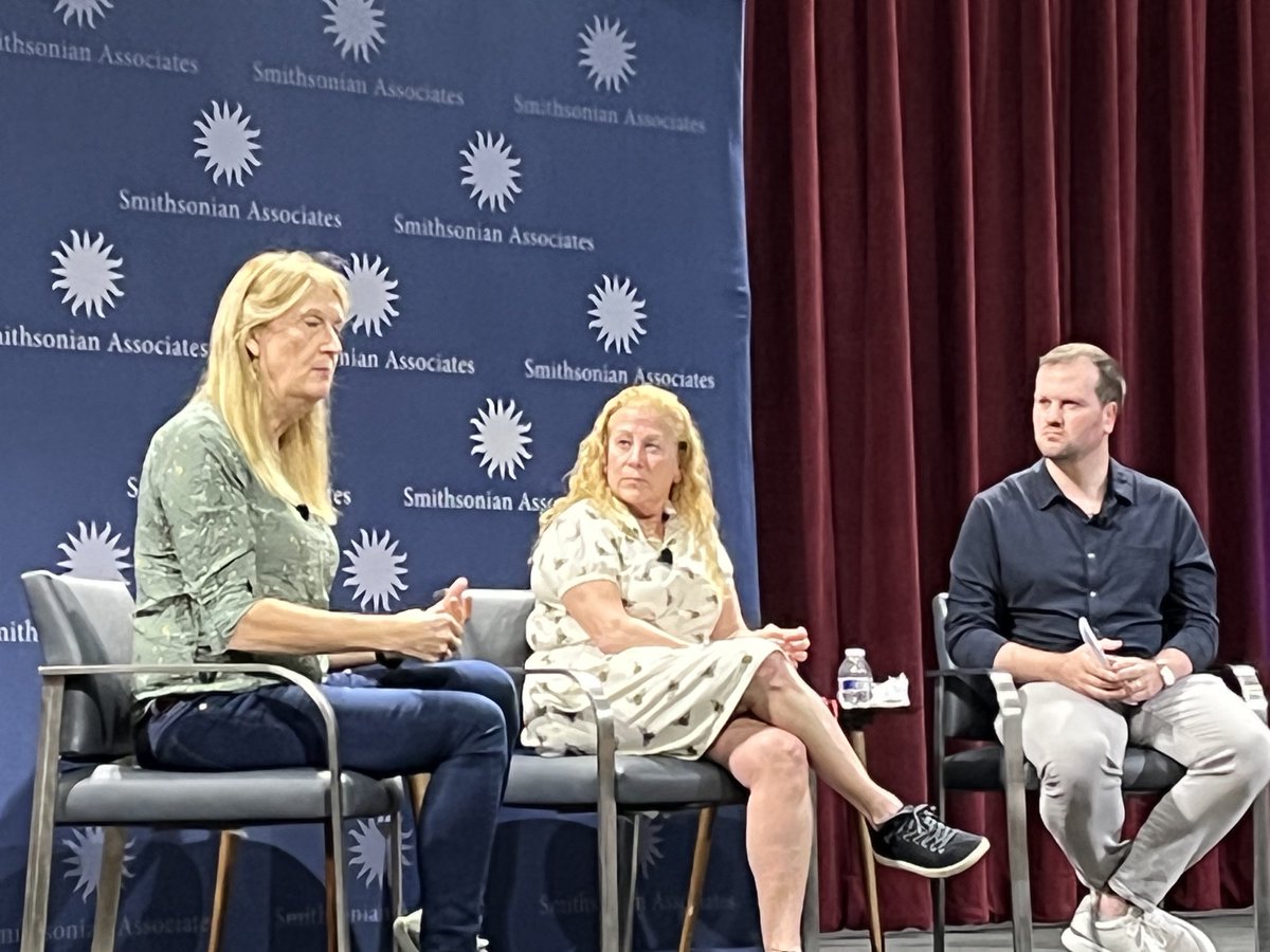 jjmahaff's tweet photo. So excited to be ⁦@smithsonian⁩ event for ⁦@jodipicoult⁩ and ⁦@JennyBoylan⁩ (and Jake) for #madhoney. What a great discussion.  Can’t wait to read the book! https://t.co/YYAPtVWMGc