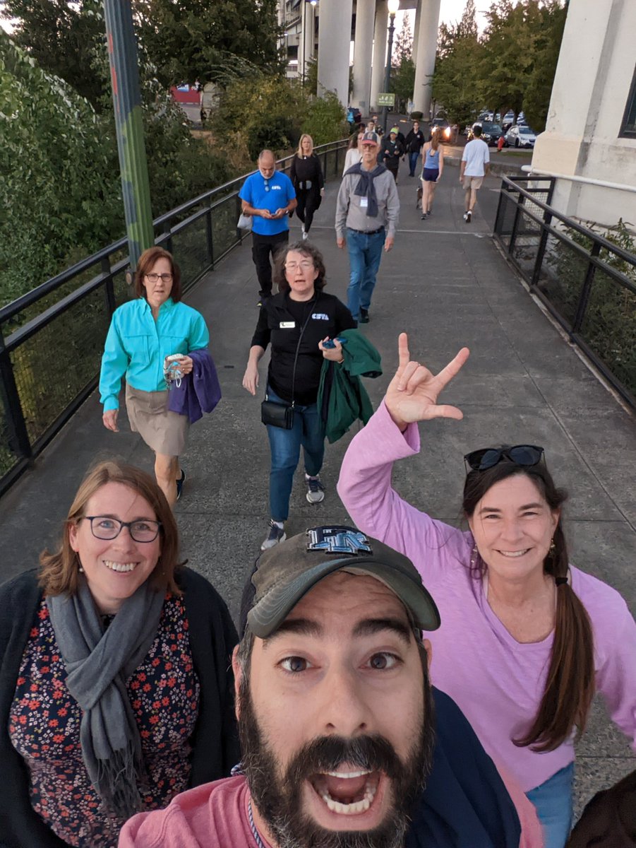 <a href="/csteachersorg/">CS Teachers Association (CSTA)</a> educators marching towards an evening river cruise! <a href="/AudraKaplan/">AudraKaplan</a> @RuthFarmery