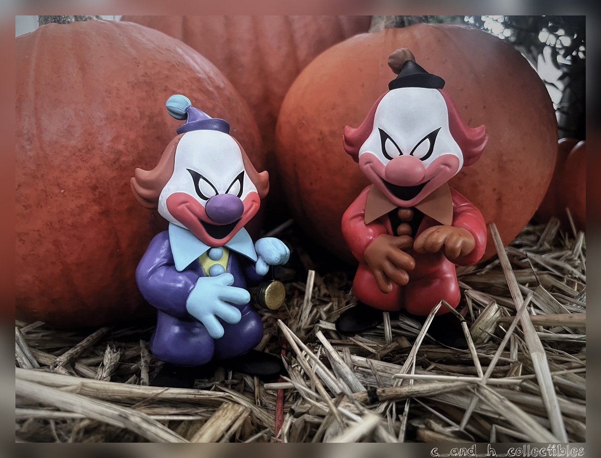 It's Day 15 of @OriginalFunko October #FunkoPhotoADayChallenge : Creepy Clowns!

#CreepyClowns #GhostClown #ScoobyDoo #FunkoSODASaturday #Funko