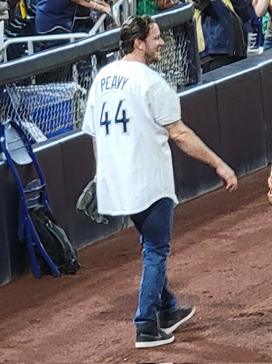 CherryJello's tweet photo. @Padres #TimeToShine https://t.co/YwUgcN2bnn